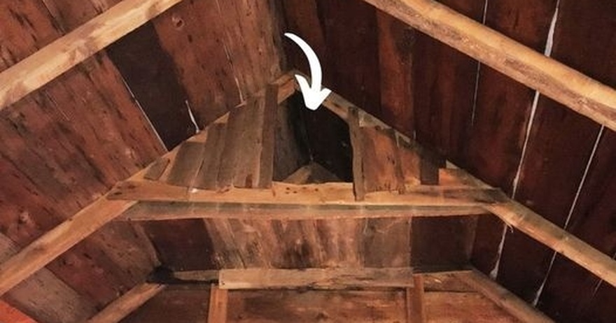I found a strange little ‘room’ in the attic of my old barn, but i couldn’t get to it.