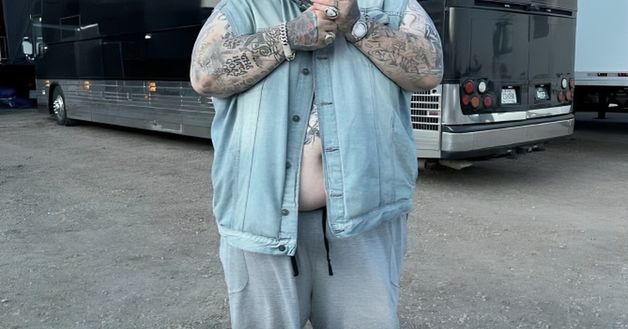 Jelly Roll Stuns Fans with 100-Pound Weight Loss Transformation