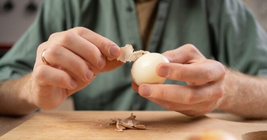 The secret meanings behind the codes on egg cartons