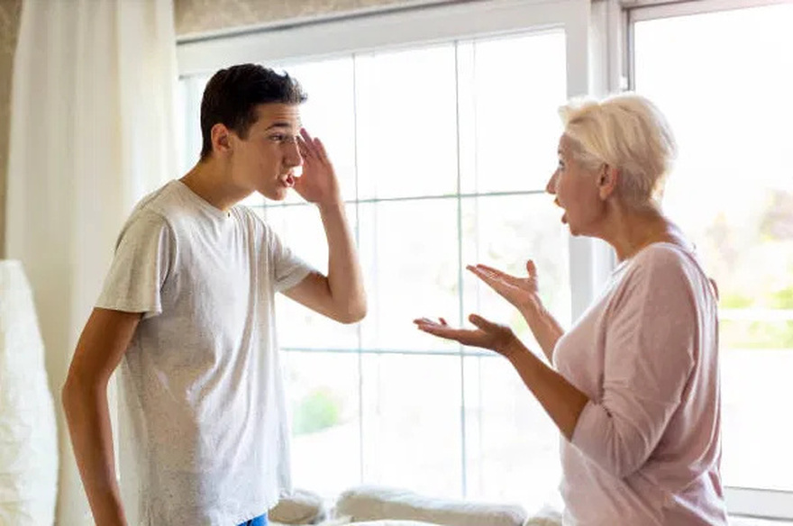 The son was ashamed of his mother, a cleaner, in front of the bride’s family, but at his wedding, she caused a sensation.