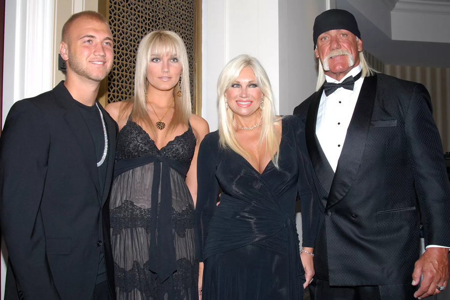 Linda Hogan Breaks Down, Says ‘My Family Is the Worst Mess,’ Reveals She Hasn’t Seen Daughter Brooke in Almost 8 Years