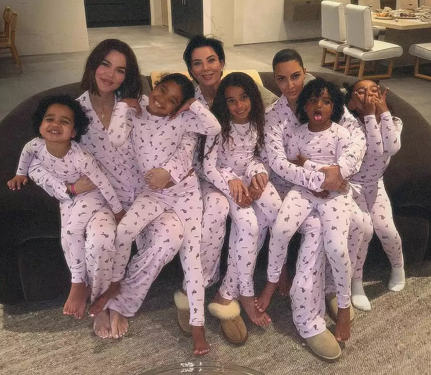 Rob Kardashian Makes Rare Appearance in Sister Kim’s Family Easter Instagram Post