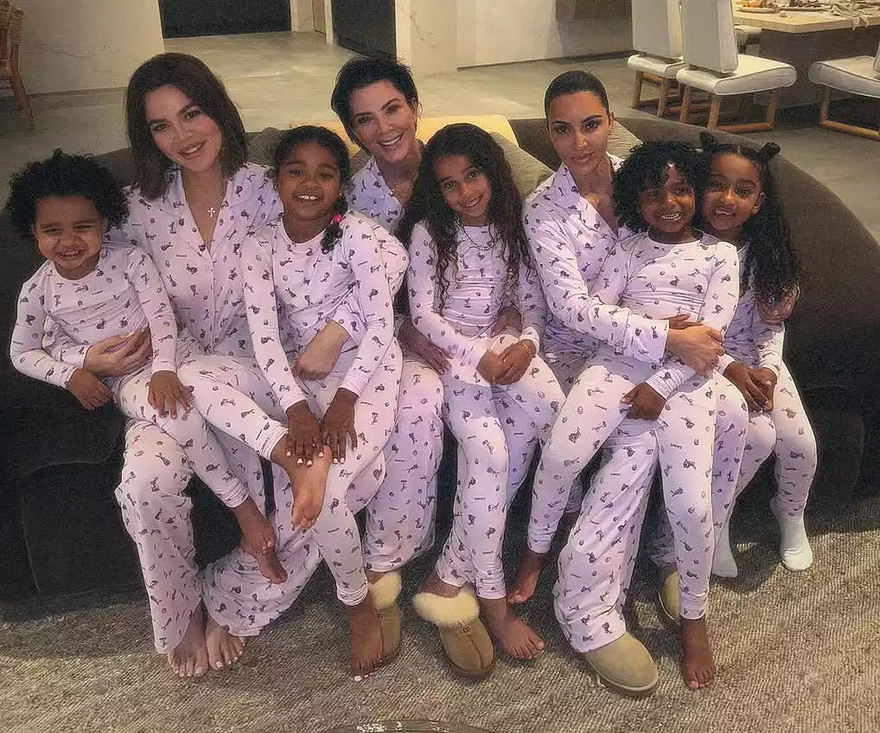 Rob Kardashian Makes Rare Appearance in Sister Kim’s Family Easter Instagram Post