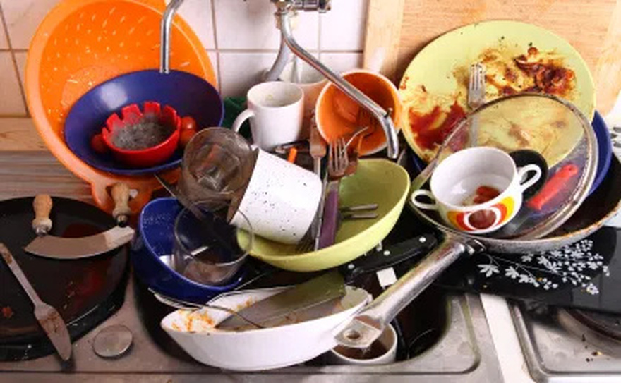 The Psychological Meaning of Leaving Dirty Dishes and Why They Shouldn’t Pile Up