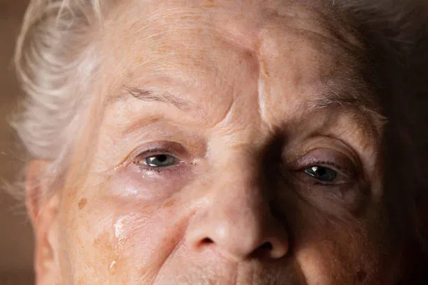 Grandmother was shoved into the icy river, and she was found by a boy who was on his way home from school