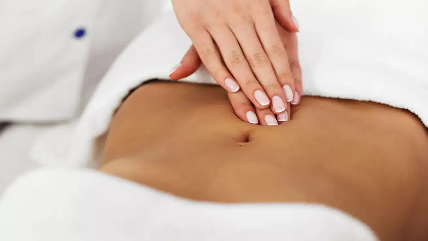 A few drops of this essential oil on the navel relieve pain and improve digestion