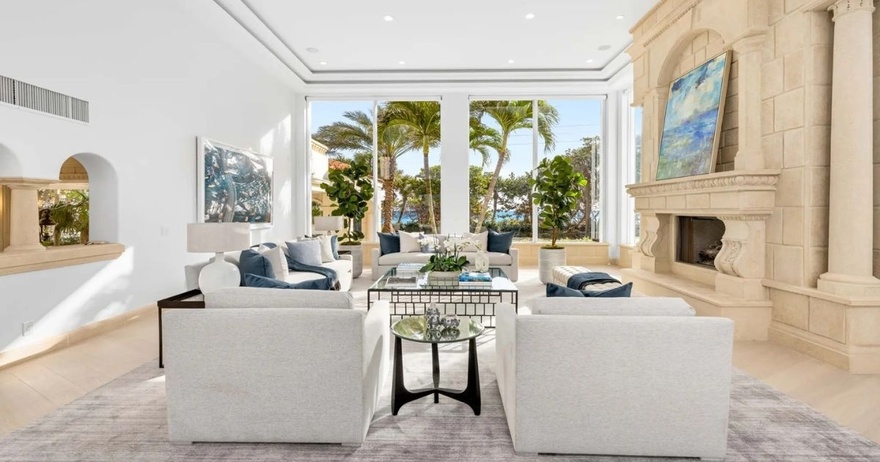 Fox News’ Sean Hannity buys Palm Beach townhome near Trump’s Mar-a-Lago