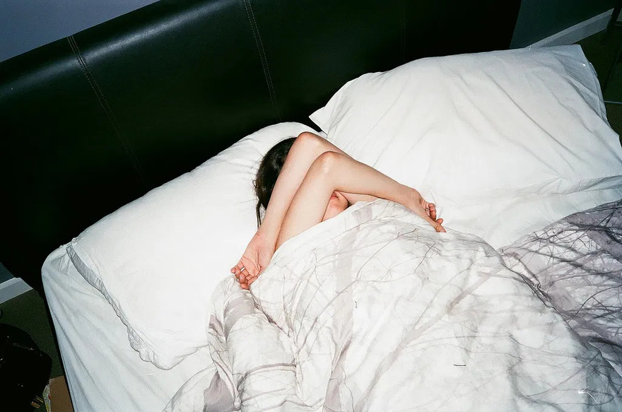 Waking Up Between 3 am and 5 am? Here’s What It Means