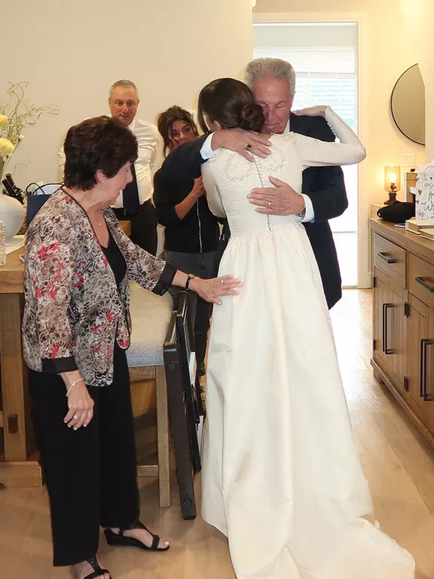 Bride Surprises Grandmother by Wearing Her 1963 Wedding Dress: See Her Emotional Reaction