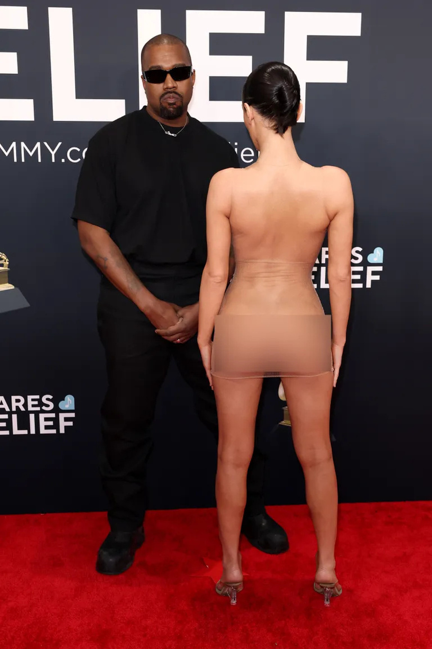Lip reader reveals what Kanye West told Bianca Censori before she removed her fur coat