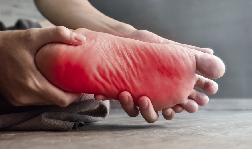 10 Symptoms of Diabetes That May Show Up In Your Feet