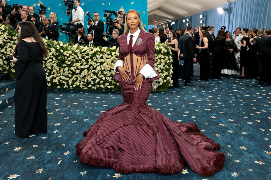 Why LeBron James’ Wife Savannah James Is Attending the 2025 Met Gala Without Her Husband