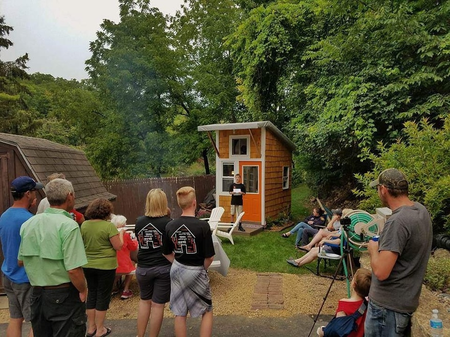 For the Cost of an Iphone He made a House of only 89 Squares, but Wait Until you See Inside