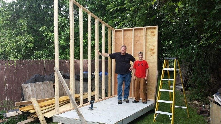 For the Cost of an Iphone He made a House of only 89 Squares, but Wait Until you See Inside