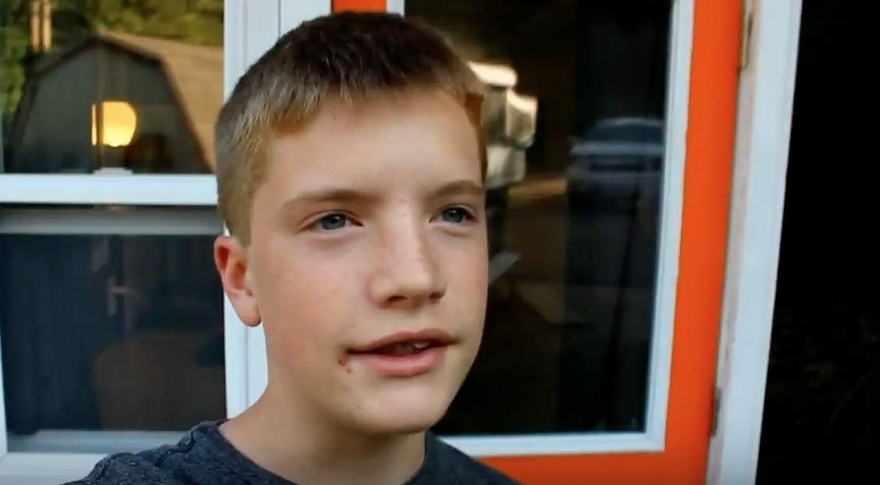 For the Cost of an Iphone He made a House of only 89 Squares, but Wait Until you See Inside