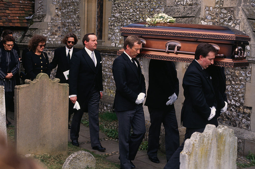 Eric Clapton’s tragic last promise to his son, who died after falling 53 floors