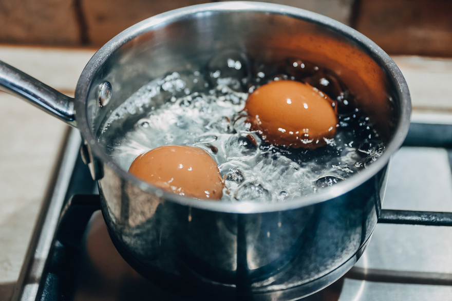 13 Innovative Ways To Use Salt and Vinegar Around The Home