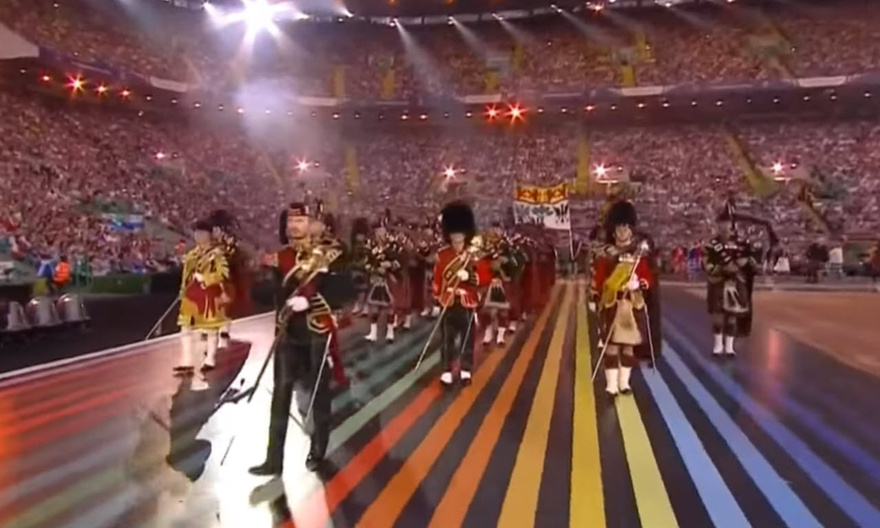 Susan Boyle Thrilled The Crowd At The 2014 Commonwealth Games With A Beautiful Tribute To Her Home Country.