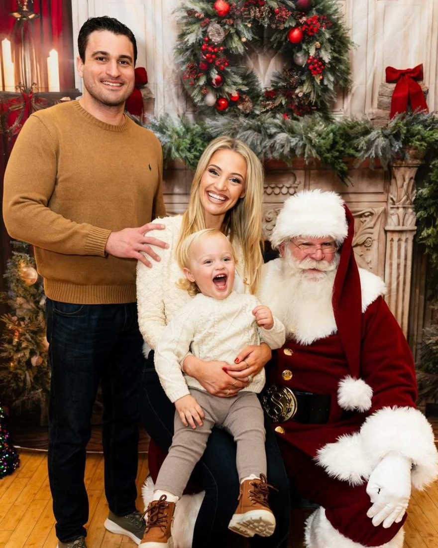 Meet Fox’s Carley Shimkus husband Peter Buchignani and their baby boy named Brock