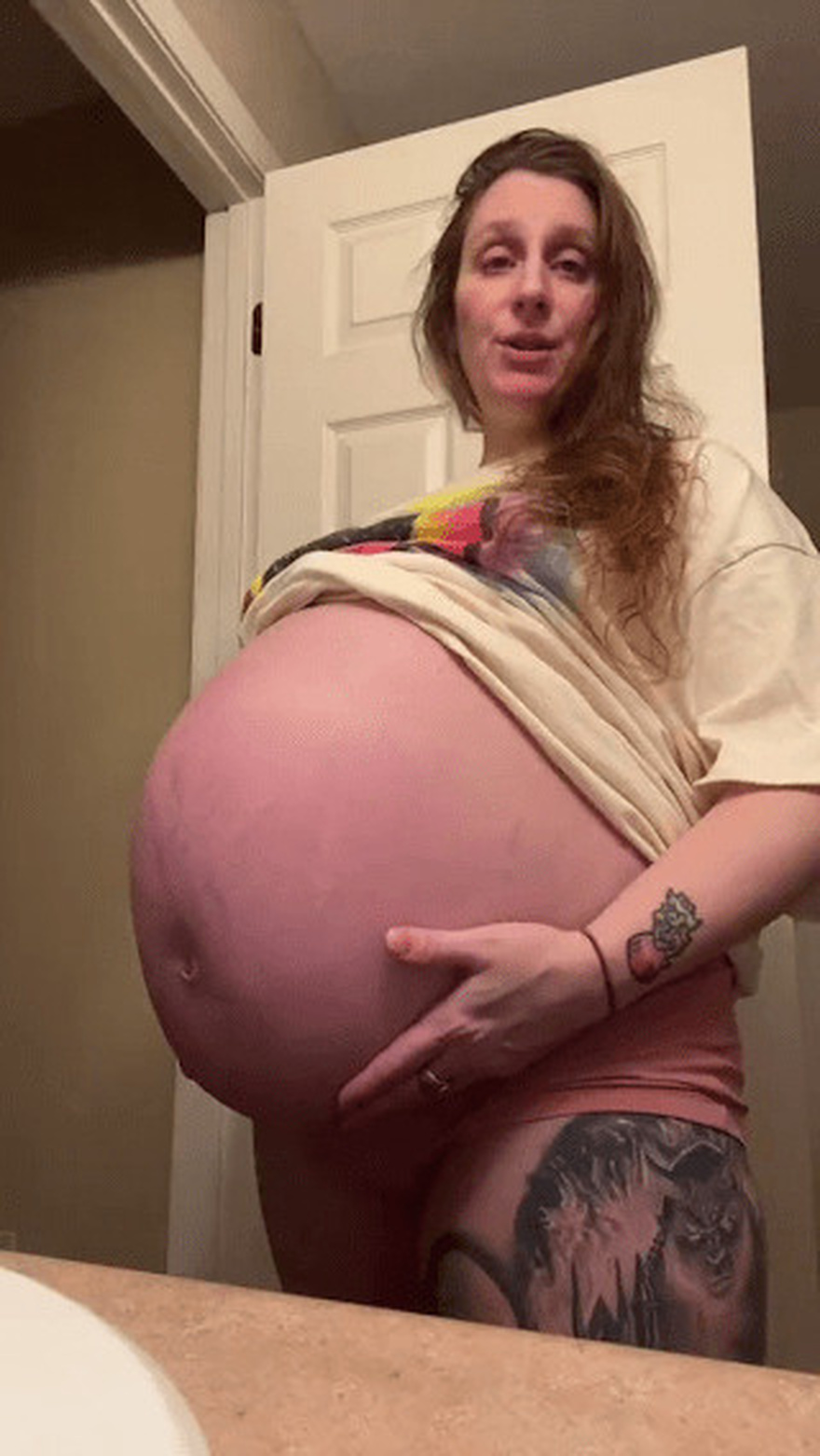 Mom’s baby bump was so huge people thought she was carrying 8 babies
