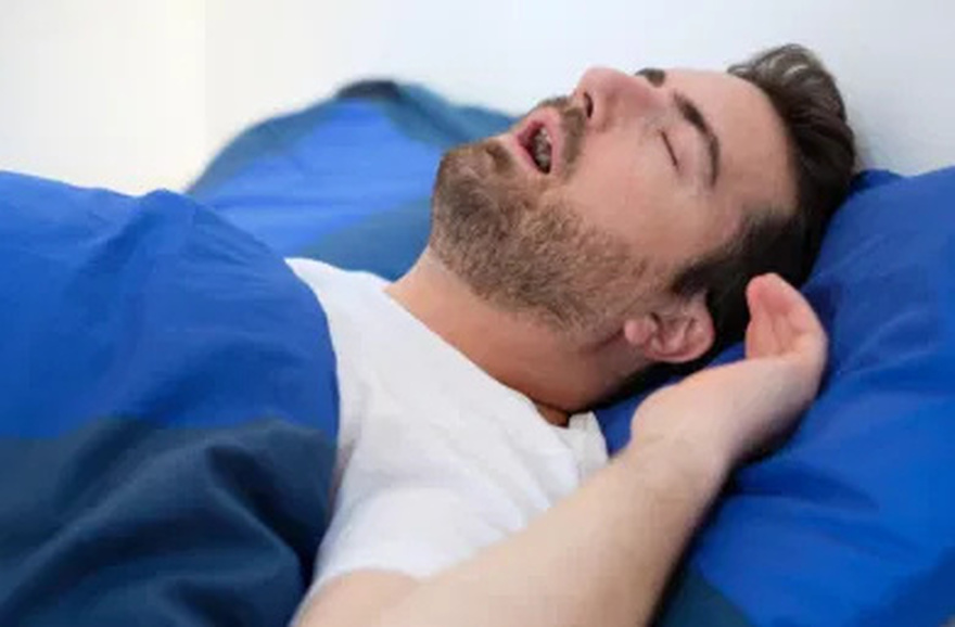 Why do we snore when we sleep? Causes and consequences you should know
