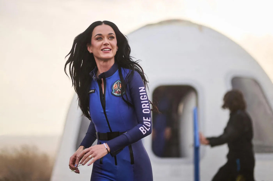 Joe Rogan Mocks Katy Perry and the All-Women Blue Origin Space Flight: ‘Let’s Not Minimize This’