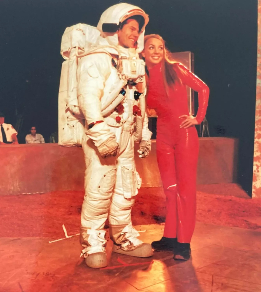 He Was the Astronaut in Britney Spears’ ‘Oops!…I Did It Again’ Music Video. You’ll Never Guess Where He Is Now