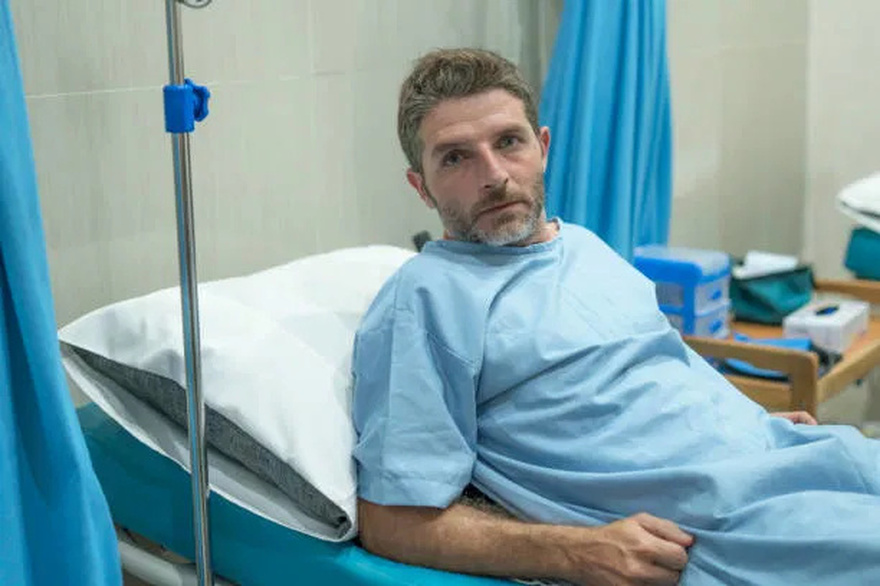 Nurse Secretly Told Me to Look Under My Husband’s Hospital Bed – What I Found There Made Me Call the Police