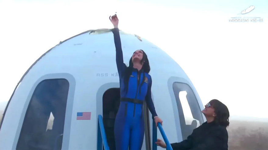 Wendy’s Reacts to Backlash Over Joke About Leaving Katy Perry in Space: ‘Always Bring a Little Spice’