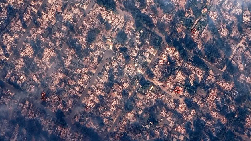 BREAKING: Authorities have arrested a man in connection with the Los Angeles wildfire that has burned over 960 acres