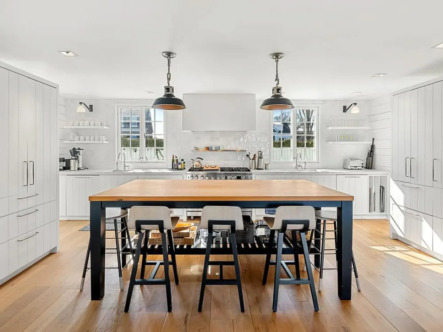 Taylor Swift’s Former Cape Cod Home on the Market for Nearly $15 Million: Look Inside