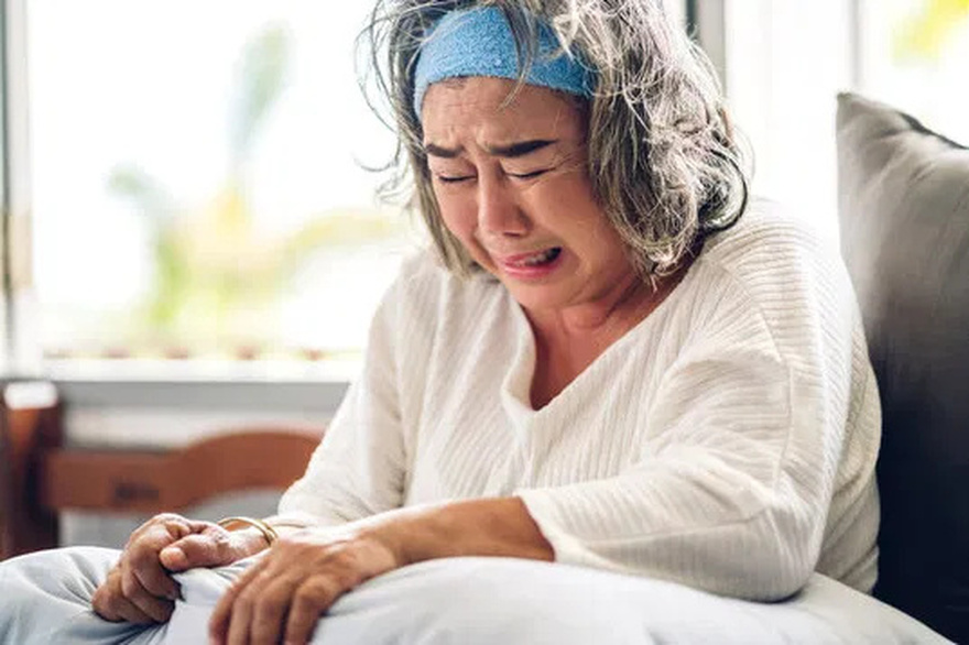 I CARED FOR MY HUSBAND THROUGH CANCER—WHEN HE D-IED, HIS KIDS THREW ME ON THE STREET