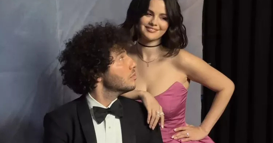 Selena Gomez and Benny Blanco Did a Cheesy Mall Photoshoot for Their Prom Date Night: See the Results