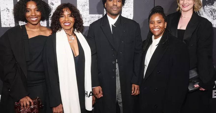 Denzel Washington’s Wife Pauletta and Kids Olivia, John David and Katia Show Support at Othello Broadway Premiere