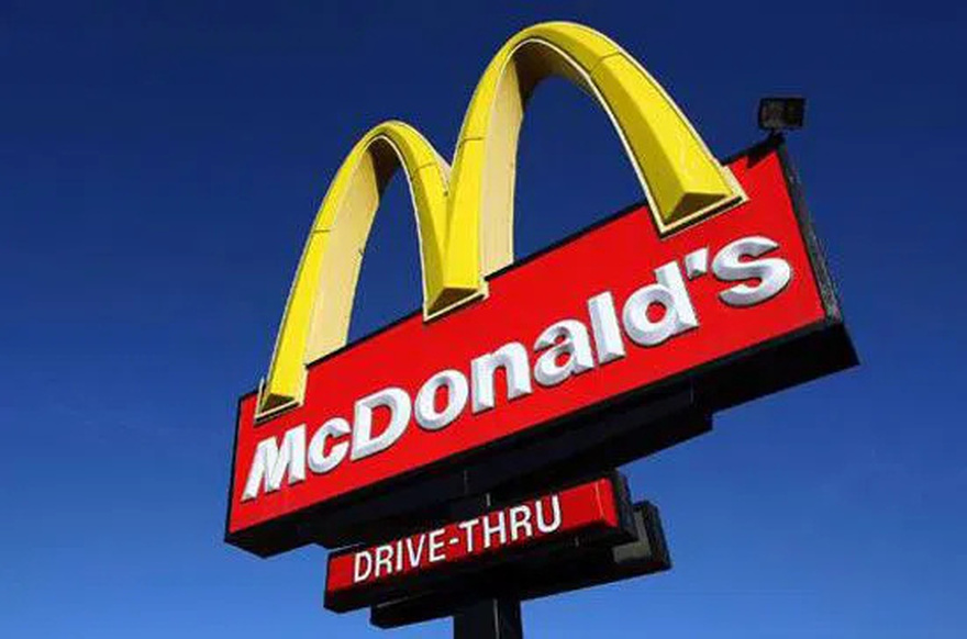 People Are Boycotting McDonald’s After Seeing What Worker Was “Cooking” With The Fries