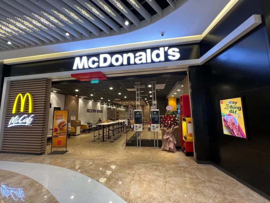 People Are Boycotting McDonald’s After Seeing What Worker Was “Cooking” With The Fries