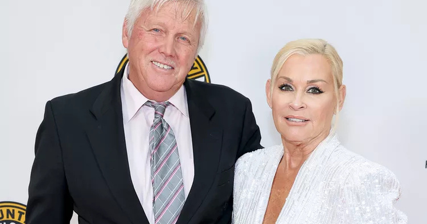 Country Star Lorrie Morgan Cancels Upcoming Concerts and Appearances as Husband Is Hospitalized with Cancer