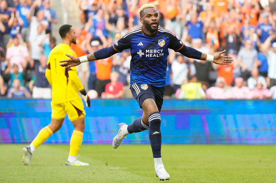 Former MLS Player Aaron Boupendza, 28, Dies After Falling from 11th Floor of Building in China