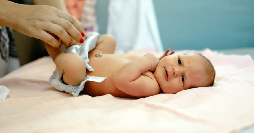 Expert tells parents to ask baby’s consent when changing diapers