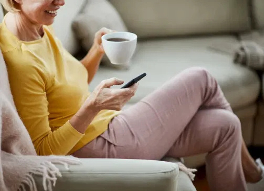 Why do women cross their legs when sitting? Psychological perspectives