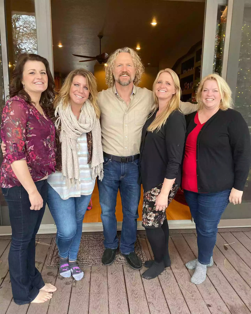 Sister Wives Stars Finally Sell Coyote Pass Land for $1.5 Million After Years of Sale Drama
