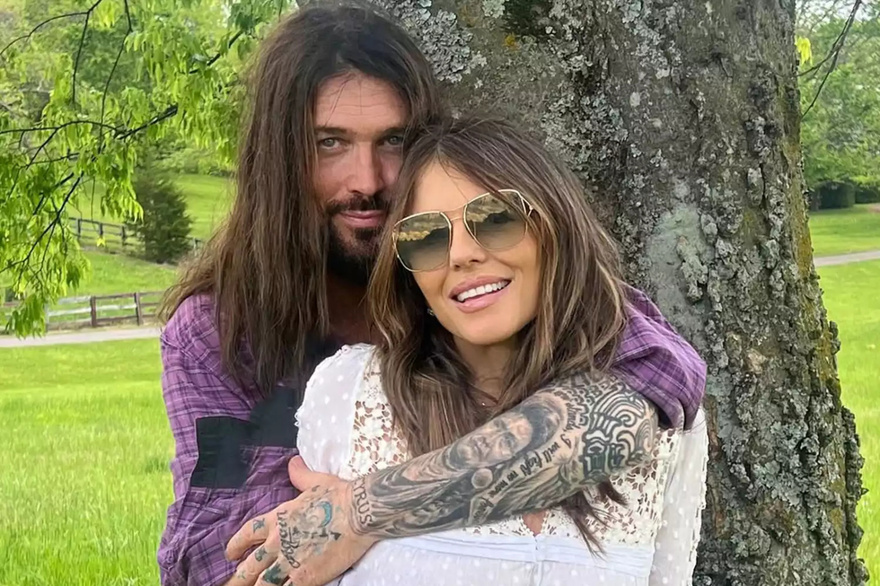 Billy Ray Cyrus and Elizabeth Hurley’s Surprise Romance Heats Up with Passionate Kiss in Latest Photo