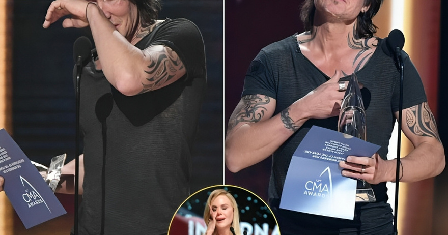 Nicole Kidman Stood By Husband Keith Urban As The Received The Entertainer Of The Year At The CMA Awards.