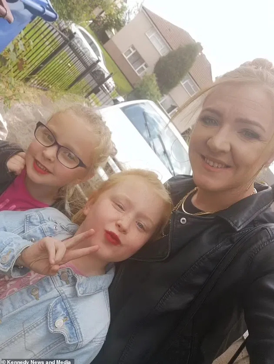 Toddler left ‘unresponsive’ after gulping popular drink – as experts issue safety warning for the ‘dangerous’ sweet beverages