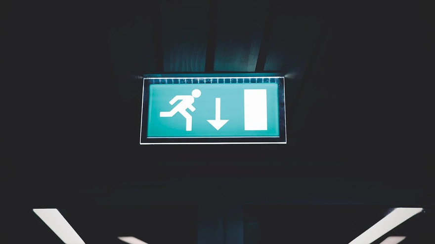 10 Things You Should Do When Checking Into a Hotel Room