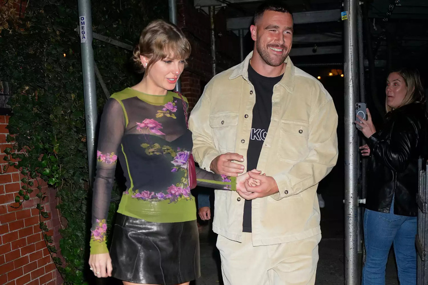Taylor Swift Made Boyfriend Travis Kelce’s Favorite Homemade Treat for His Photoshoot Crew — and Included a Handwritten Note